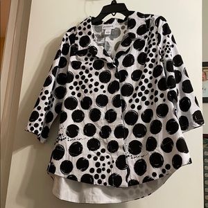 Black & white 3/4 sleeve blouse